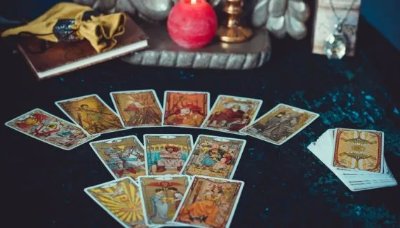 Tarot do dia: previsão para os 12 signos em 06/06/2026