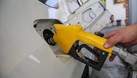 Curitiba tem a 2ª gasolina mais cara do Paraná