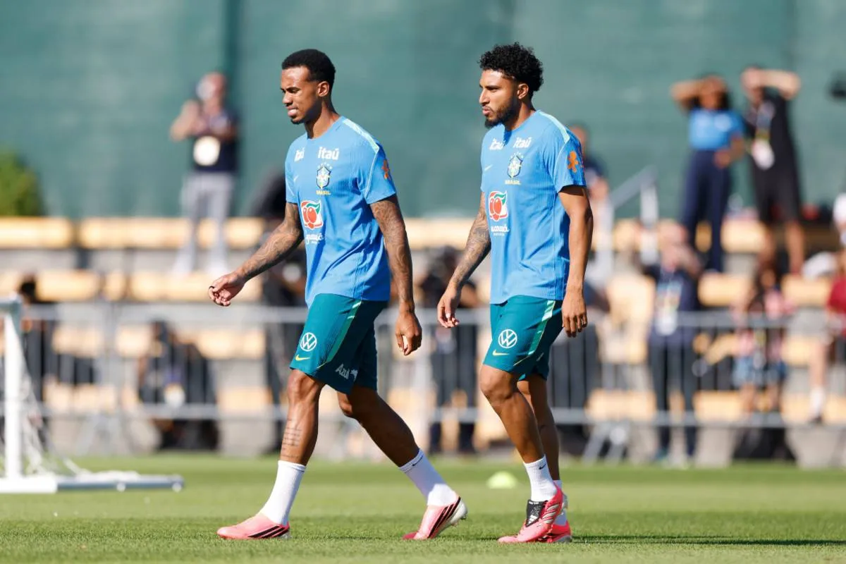 Gabriel Magalhães e Éderson no treino da Seleção Brasileira no CT Columbia Park, em Nova Jersey.