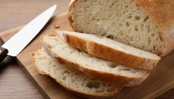 Como fazer pão caseiro fofinho: chef ensina truque simples para massa crescer