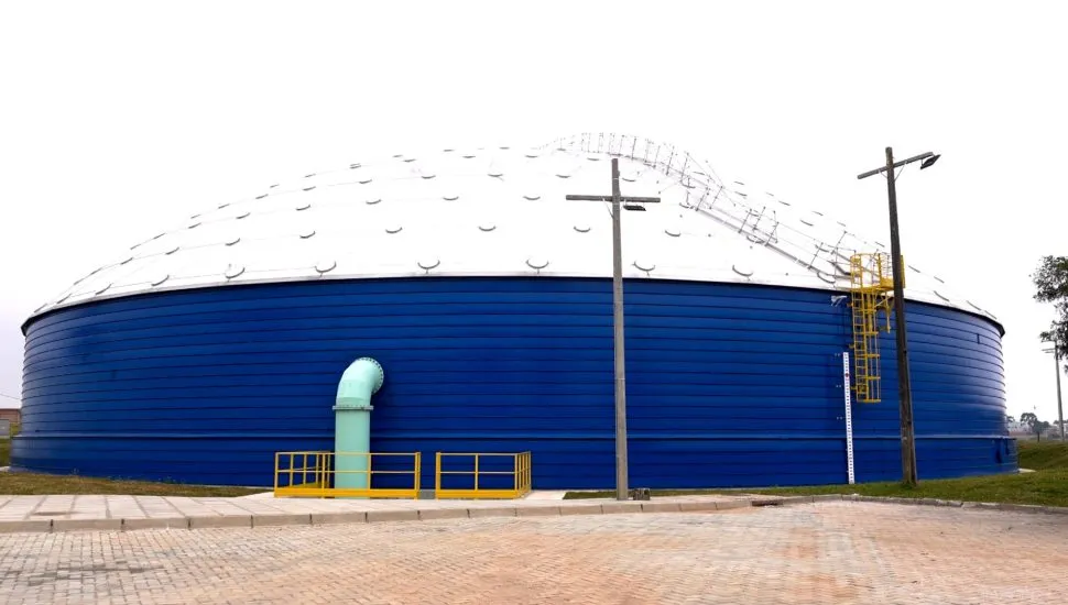 Novo reservatório de água tratada da Sanepar no bairro Tatuquara, em Curitiba,