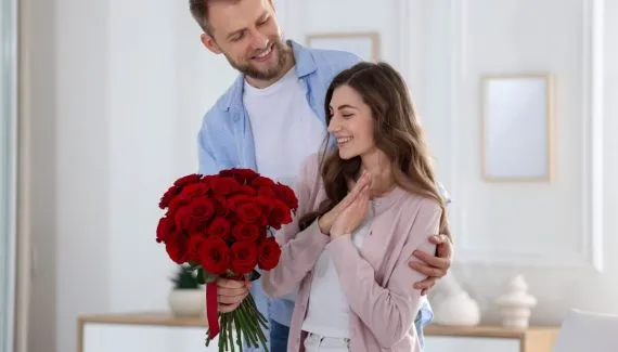 Rosas para o Dia dos Namorados: descubra qual cor combina com a sua história de amor