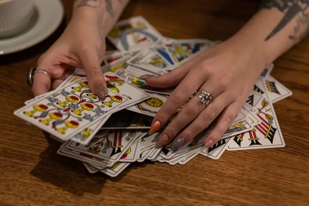 Tarot do dia: previsão para os 12 signos em 13/06/2026