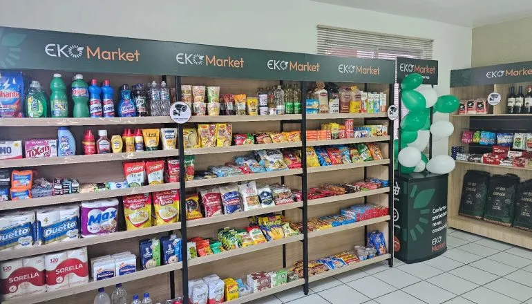 Sem funcionários e 24h: mercados autônomos conquistam os condomínios do Paraná