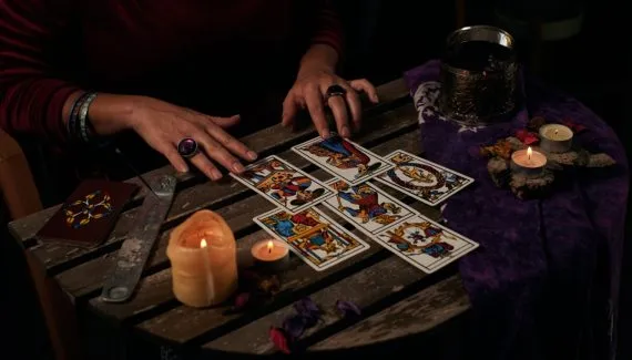 Tarot do dia: previsão para os 12 signos em 16/06/2026
