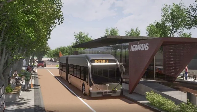 Projeto do Novo Inter 2 prevê infraestrutura moderna, acessibilidade e preparação para a operação de ônibus elétricos, ampliando a capacidade e a eficiência do transporte coletivo de Curitiba.