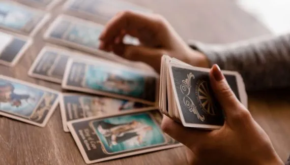 Tarot do dia: previsão para os 12 signos em 17/06/2026