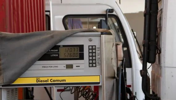 G7 anuncia liberação de 100 milhões de barris de diesel