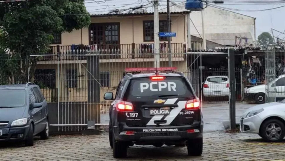 Polícia Civil do Paraná em falsa loja no Xaxim