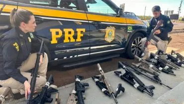 PRF realiza a maior apreensão de fuzis da história da corporação.