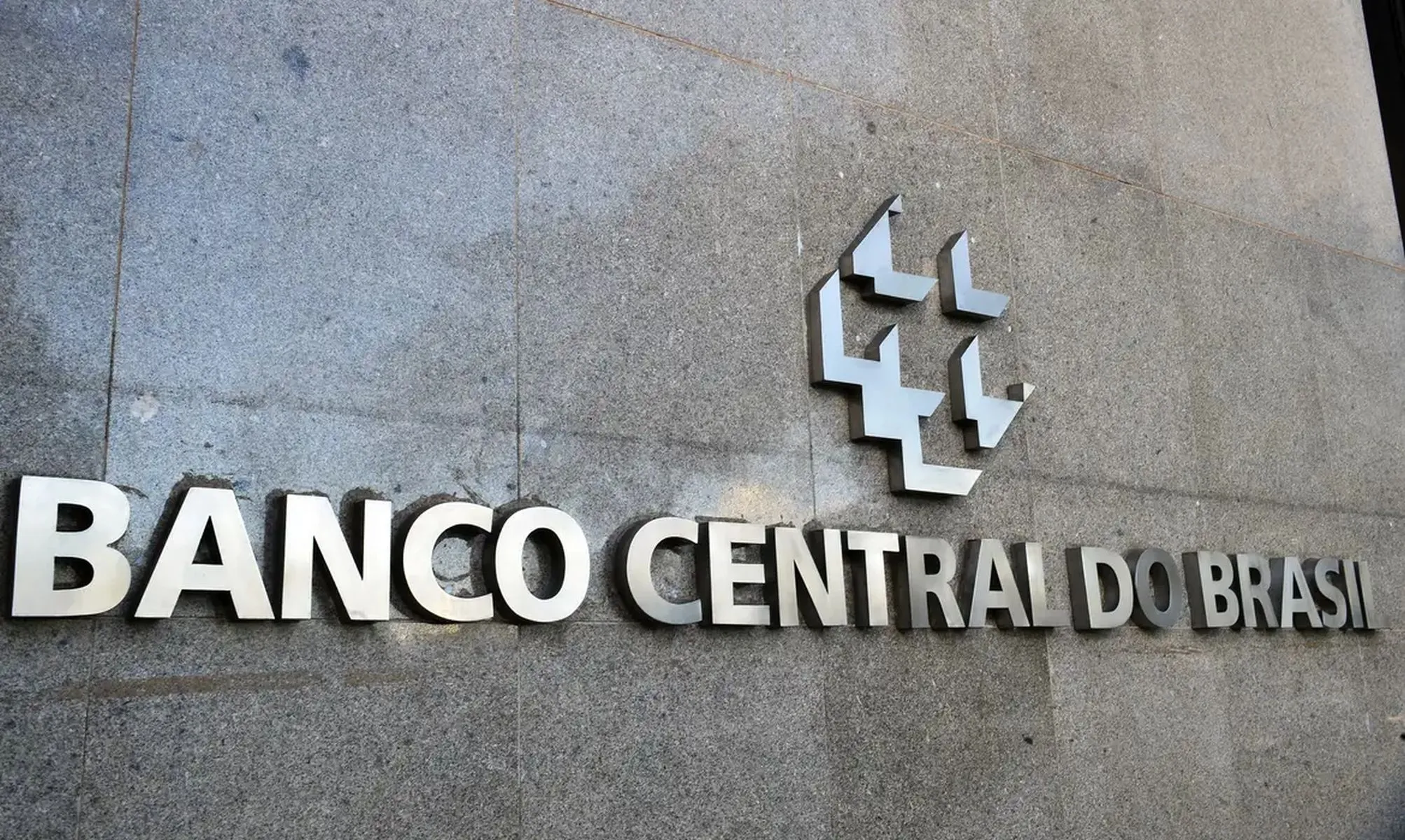 Imagem mostra a fachada do prédio do Banco Central