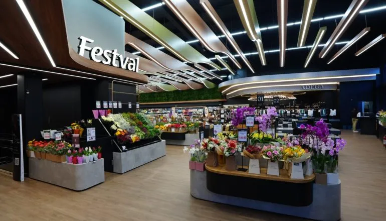 Rede de supermercados reinaugura loja que adquiriu de concorrente em Curitiba