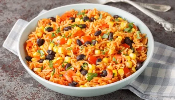 Almoço saudável: 5 receitas com arroz e feijão que fogem do tradicional