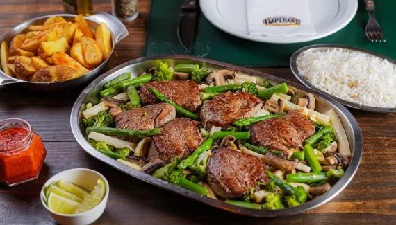 Mignon à Imperial: chef compartilha receita clássica da carne que se corta com colher