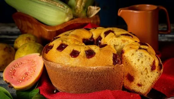 Bolo de milho-verde: 3 receitas fáceis e deliciosas para o lanche da tarde