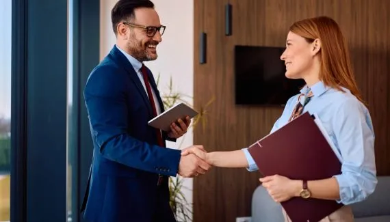 Descubra o que pequenos negócios podem aprender com grandes empresas