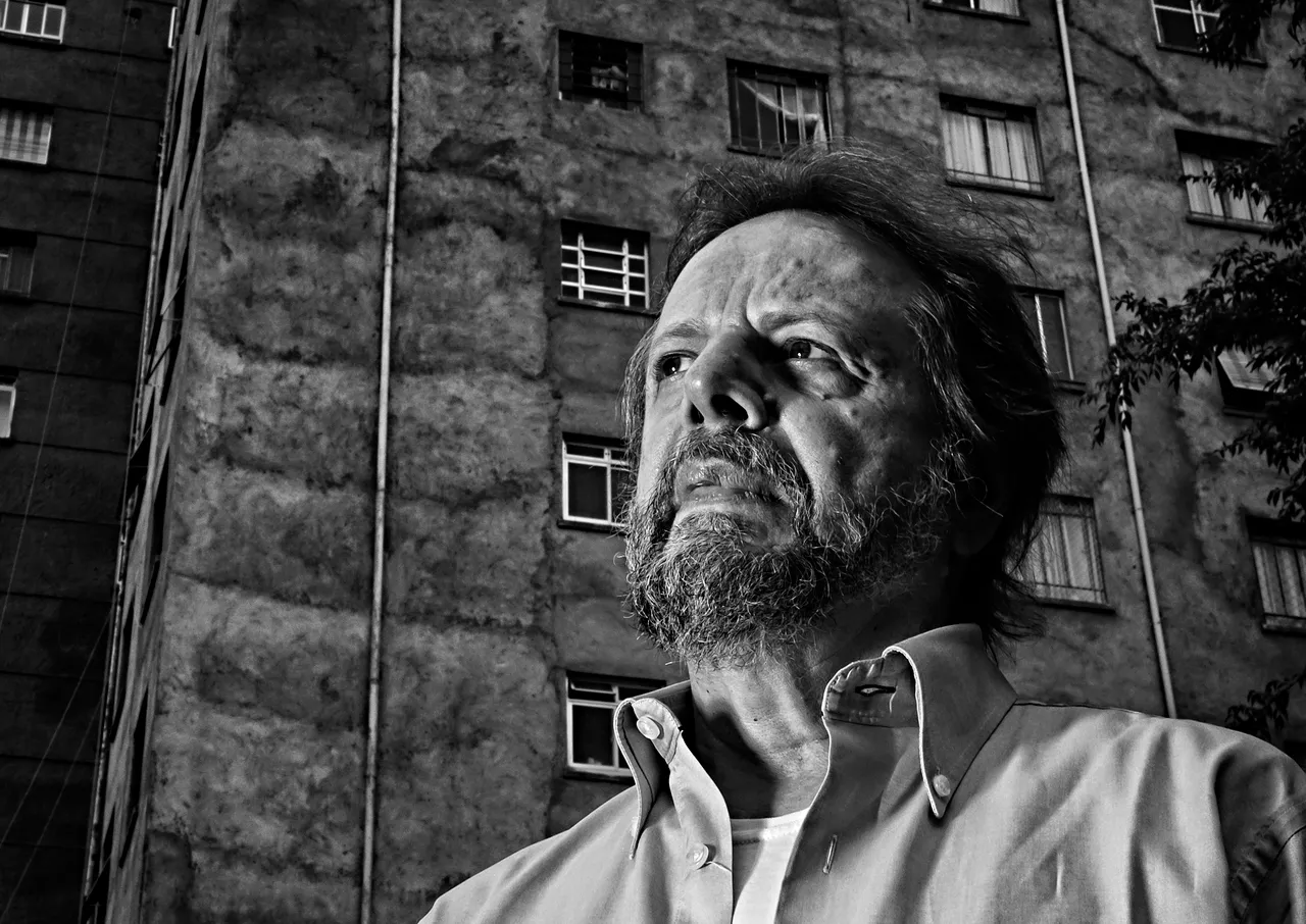 Escritor tem obras adaptadas ao cinema e ao teatro. Foto: Arquivo/Alexandre Mazzo/Gazeta do Povo/