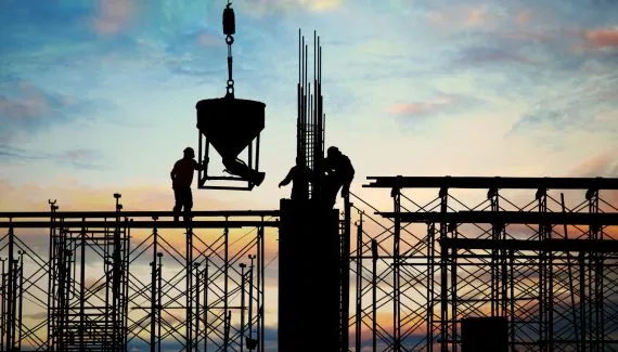 Fim da escala 6x1 pressiona custo da construção civil do Paraná e deve afetar bolso de compradores