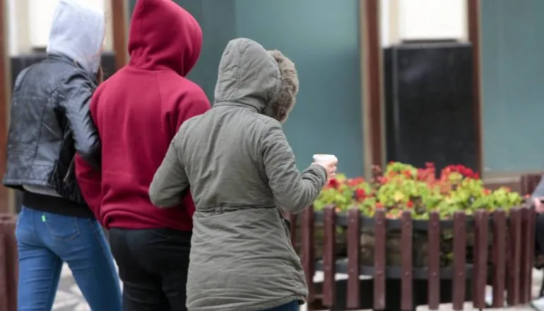 Massa de ar polar invade o Paraná e termômetros despencam: o que muda em Curitiba