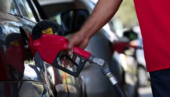 Gasolina passa a ter 32% de etanol em todo o Brasil a partir de hoje