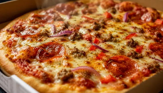 Após reforma, supermercado de Curitiba lança serviço de pizza assada em 3 minutos