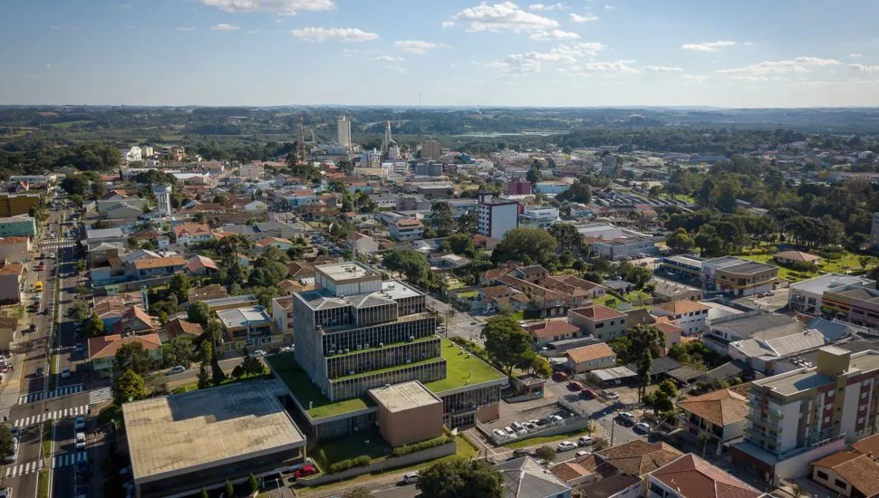 Vista aérea da cidade de Araucária, na região metropolitana de Curitiba.