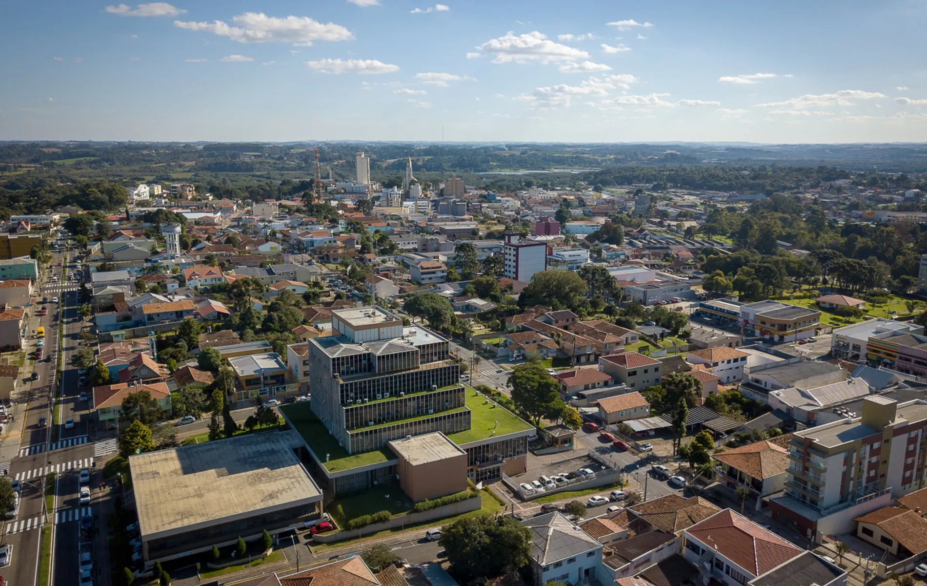 Vista aérea da cidade de Araucária, na região metropolitana de Curitiba.