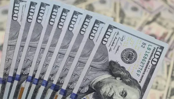 Dólar cai 4% após resultado do primeiro turno das eleições