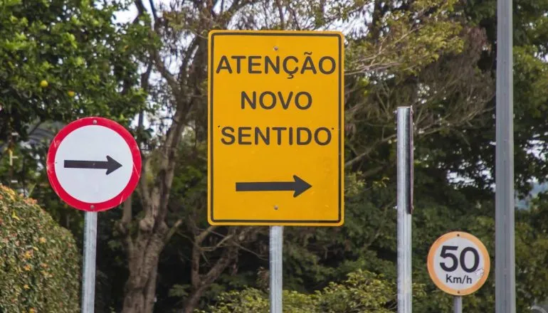 Trânsito de Curitiba: Centro tem mudança expressiva hoje. Lista revela alterações