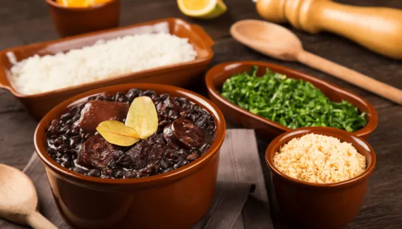 5 receitas tradicionais da culinária brasileira para celebrar a vitória da Seleção