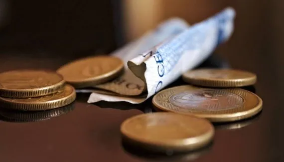 Justiça afasta servidor suspeito de fraude de R$ 1 bilhão