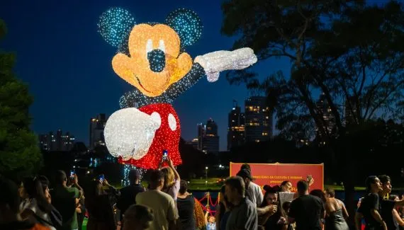 Disney confirma espetáculos de natal, com novas músicas e filmes ao ar livre