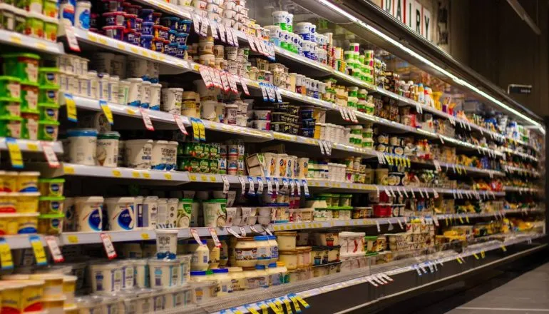 Anvisa proíbe venda de produtos de limpeza de duas empresas
