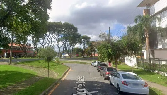 Obra que promete resolver alagamentos causa novo bloqueio na Avenida Victor Ferreira