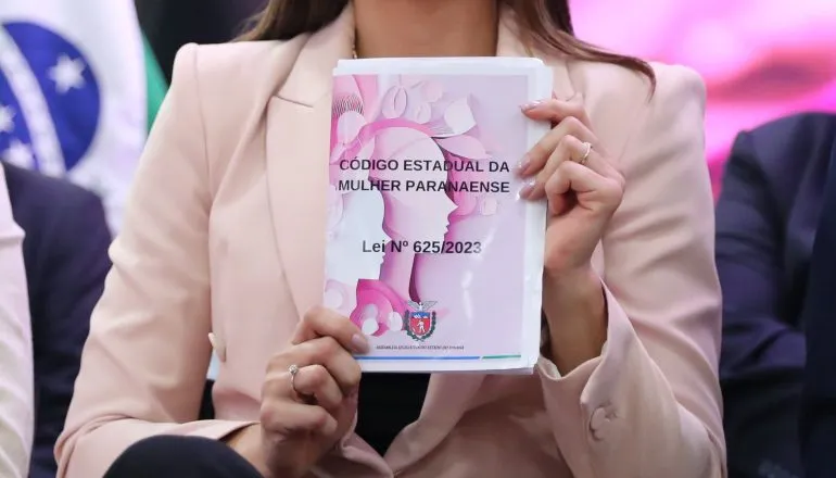 A criação do Código Estadual da Pessoa com Transtorno do Espectro Autista reuniu direitos antes dispersos em diferentes leis, facilitando o acesso das famílias à informação e às políticas públicas.