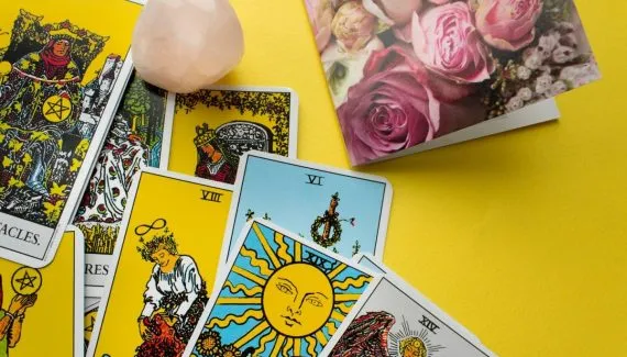 Tarot do dia: previsão para os 12 signos em 27/06/2026