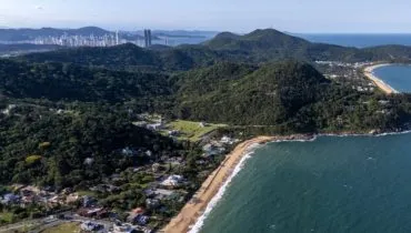 Imagem aérea mostra Balneário Camboriú