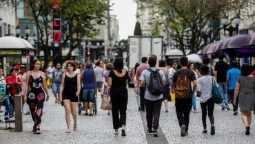 Cinco gerações dividem empresas em Curitiba e redefinem o mercado de trabalho