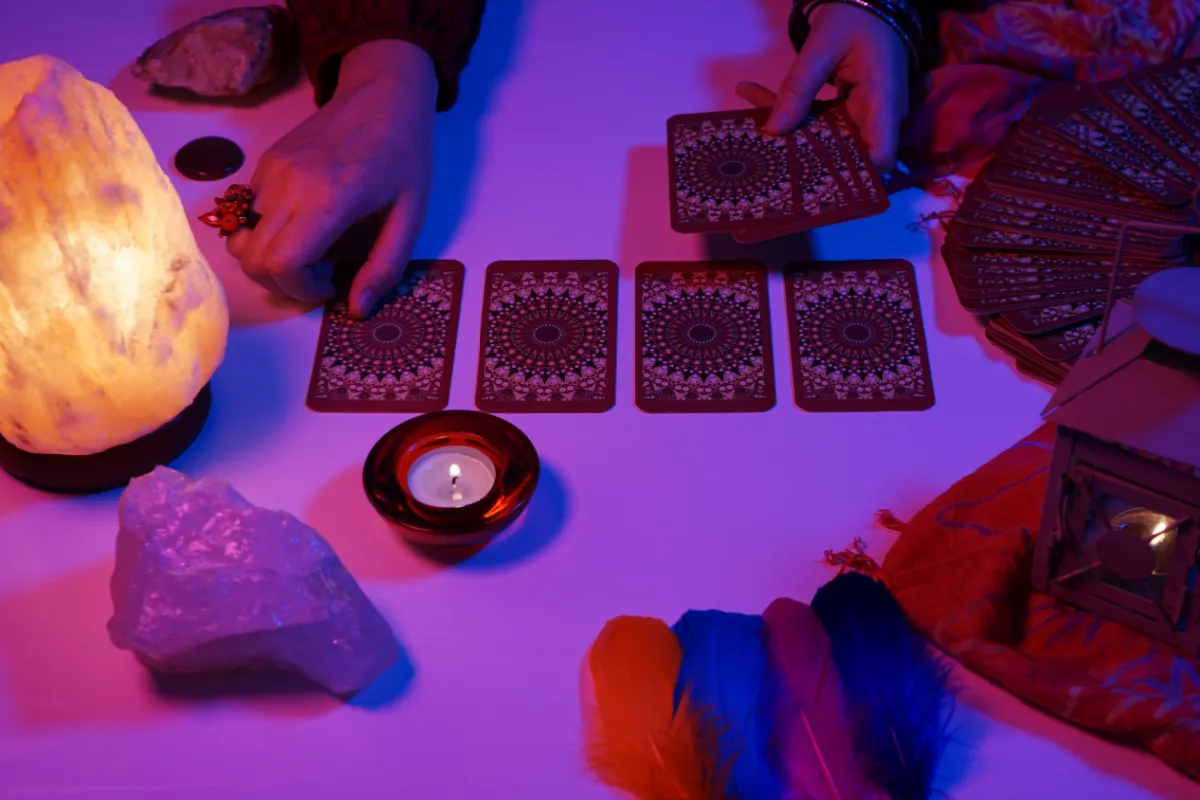 Tarot mensal: previsões para os 12 signos em julho de 2026 | Tribuna do ...