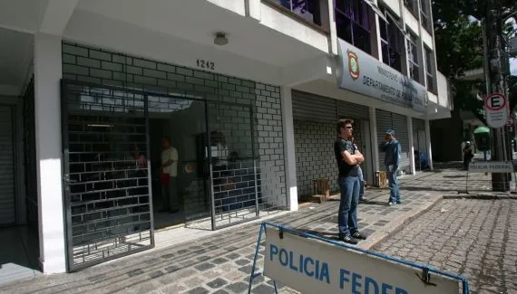 Antiga sede da PF ocupada por famílias em Curitiba passa por reintegração de posse
