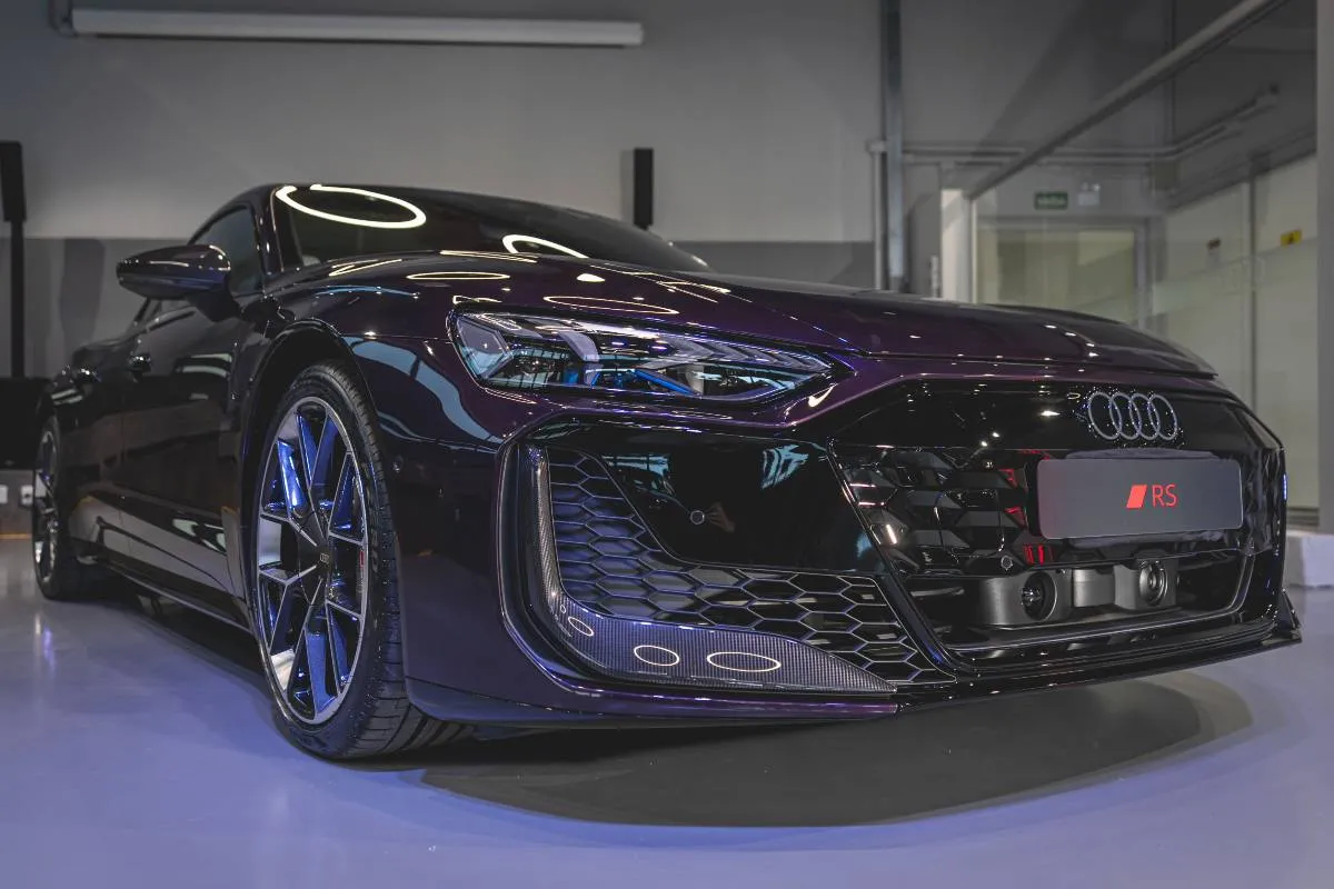 Imagem mostra o novo RS e-tron GT Performance.