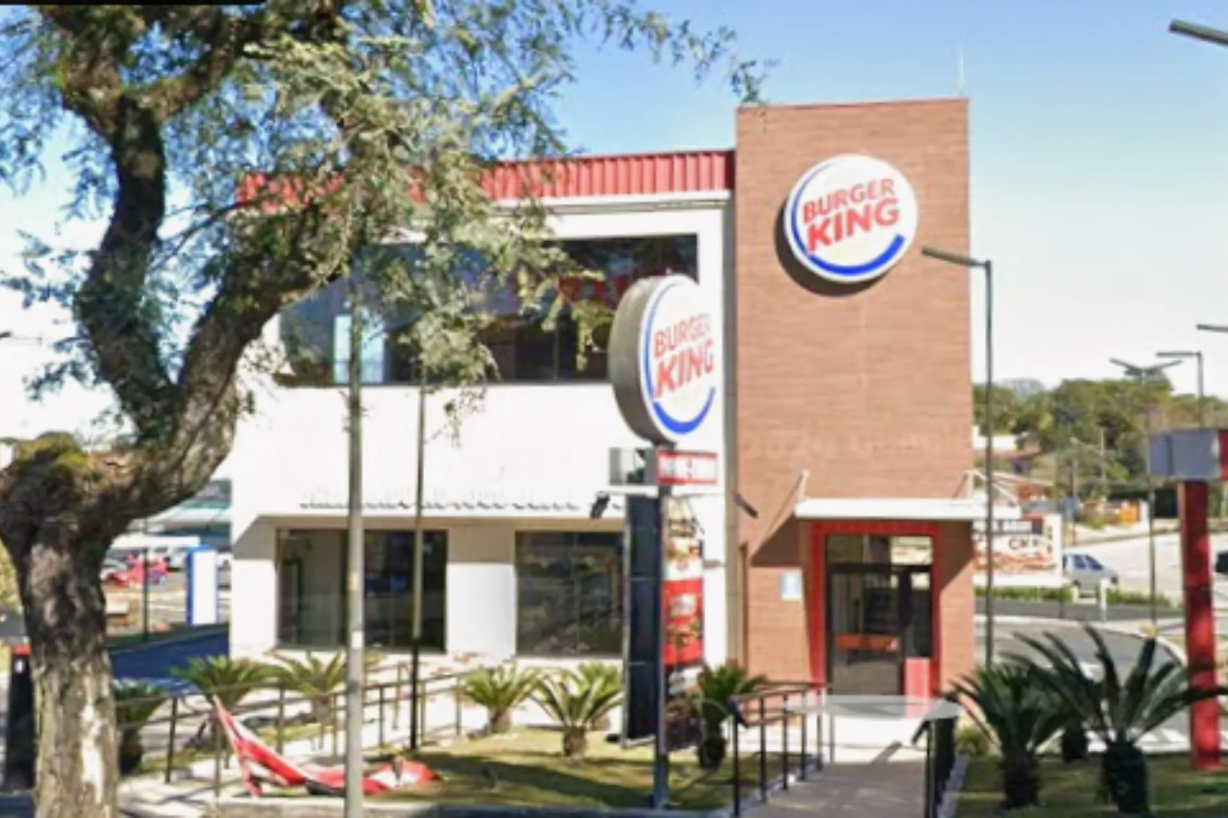 Fachada de uma das lanchonetes Burger King