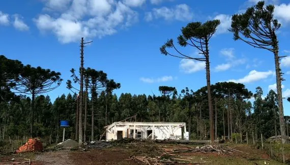 Tornado de categoria F2, com ventos de 200km/h, atingiu cidade no Paraná