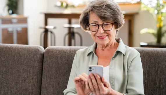 5 golpes digitais comuns contra idosos e como evitá-los 