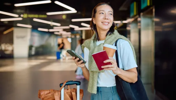 Vai viajar sozinho? Saiba como organizar o dinheiro e conhecer pessoas no caminho