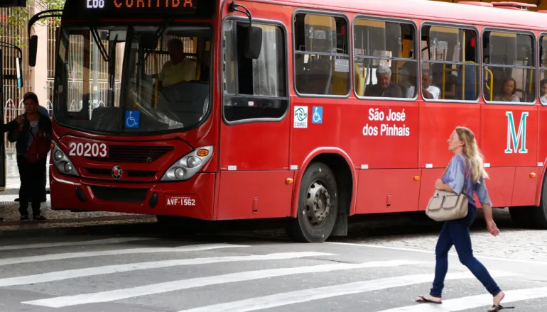 Após 30 anos, transporte metropolitano de Curitiba terá primeira licitação da história