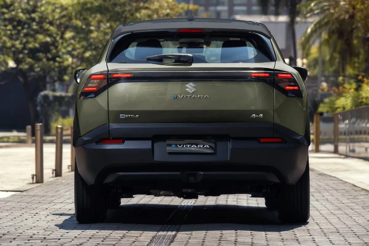 Imagem mostra o Suzuki e-Vitara 4x4 Elétrico