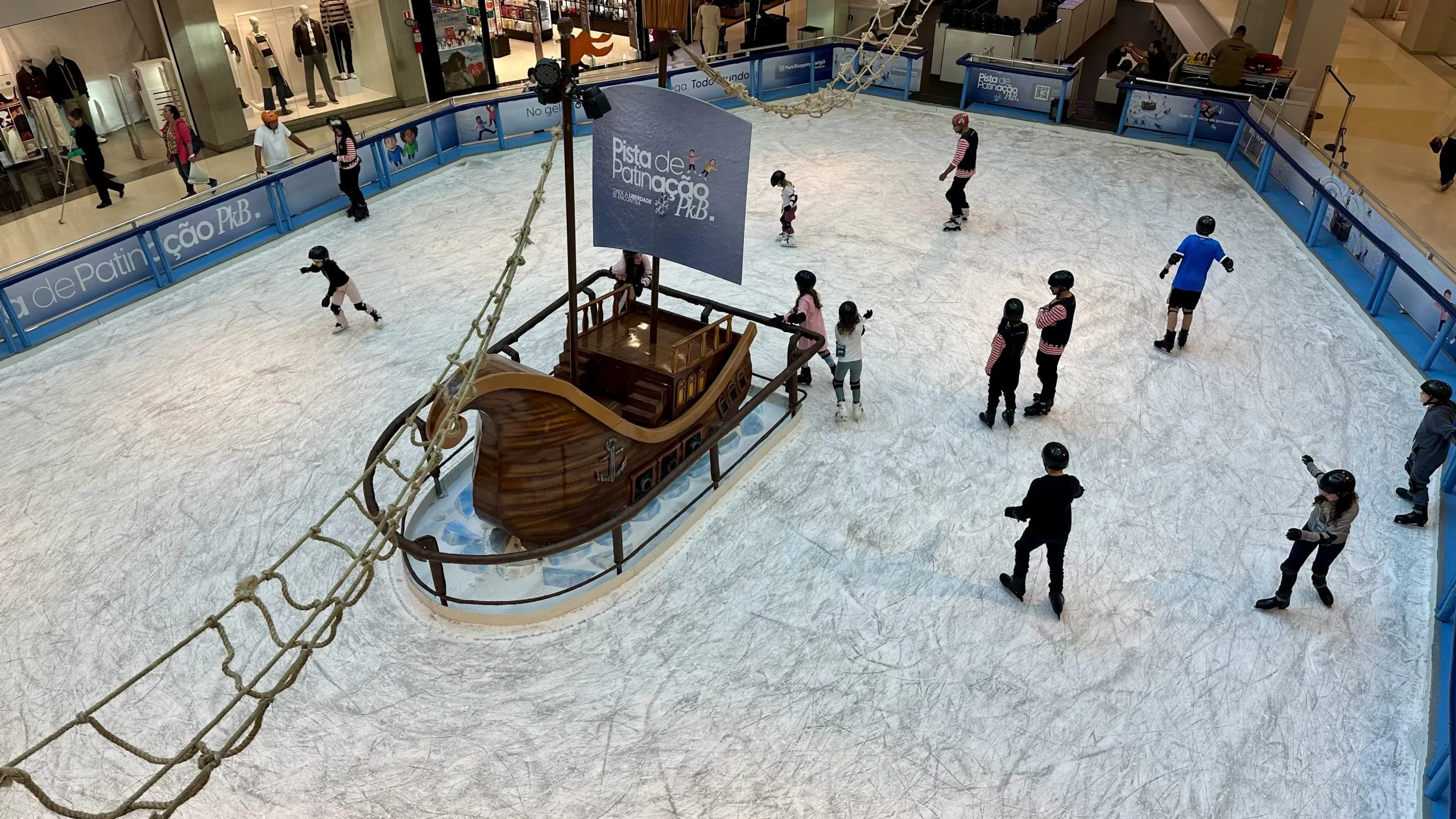 pista de patinação no gelo