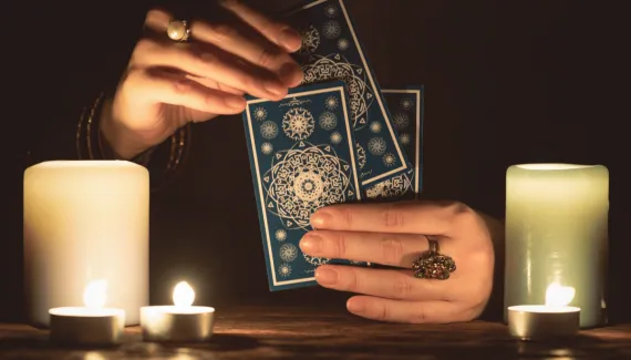 Tarot do dia: previsão para os 12 signos em 06/07/2026