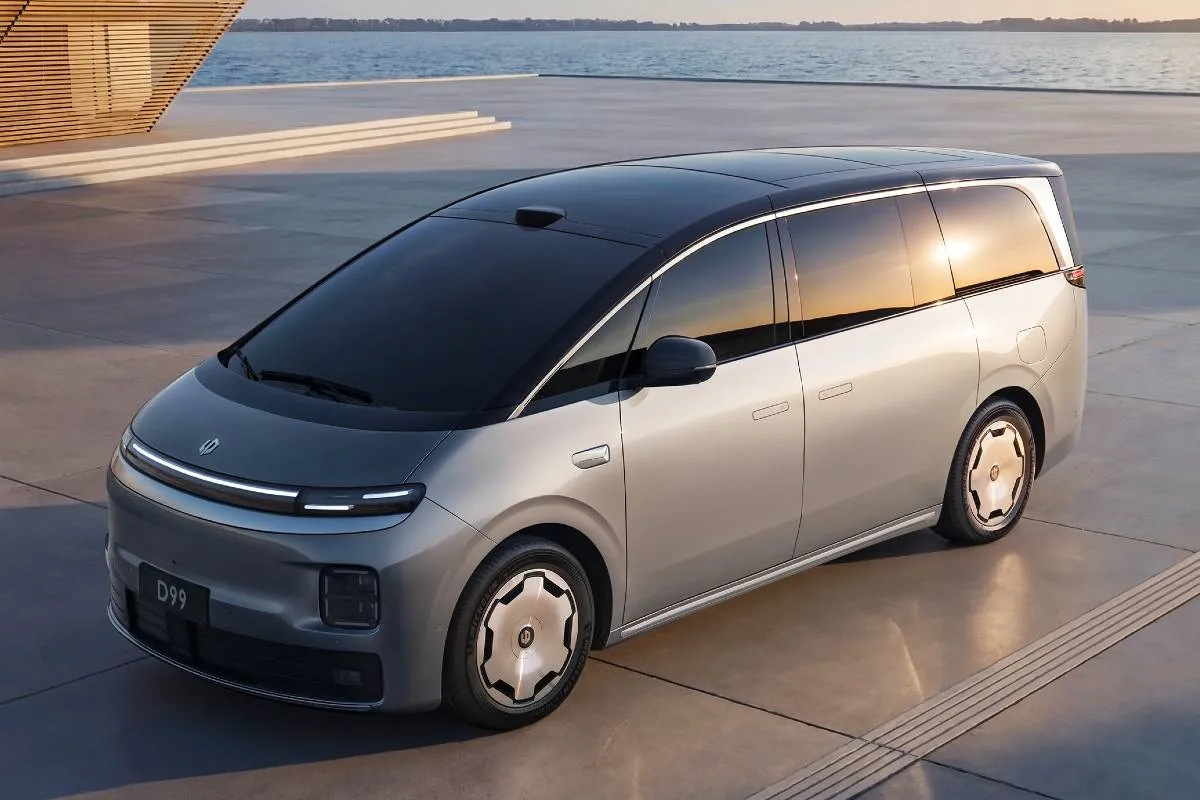 Imagem mostra a minivan D99, da Leapmotors